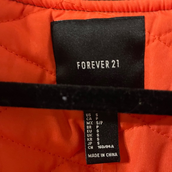 Cropped Bomber Jacket with orange quilted inside - Picture 4 of 4